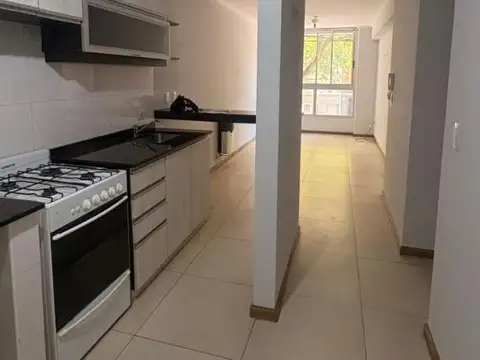 Departamento en Alquiler en Abasto, $ 380.000