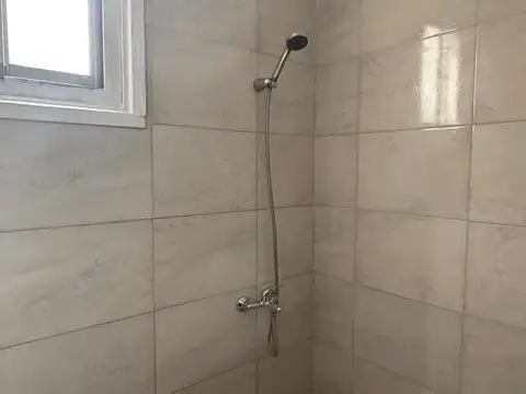 AMPLIO DEPARTAMENTO 2 AMBIENTES - MUY LUMINOSOS - CERCA DE TODO