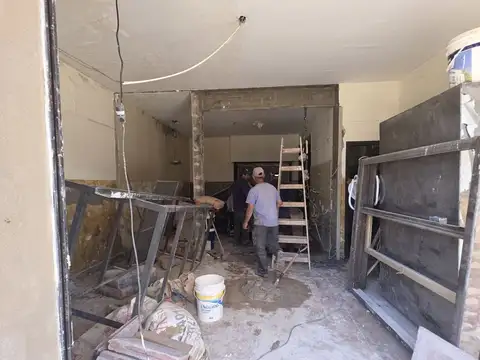 Local en Alquiler en Valentin Alsina, $ 1.500.000