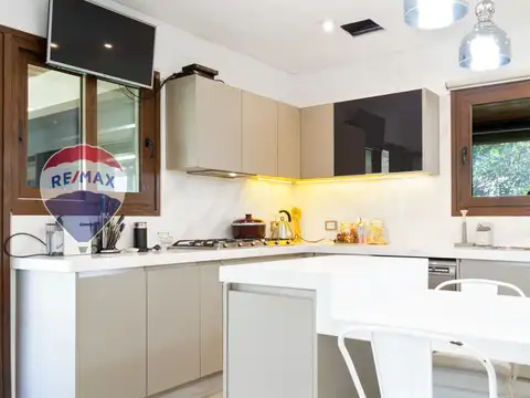 Casa 5 ambientes con 3 baños