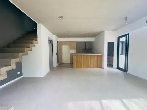 Casa en Venta en Barrio Parque Leloir, USD 230.000