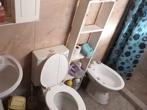 Casa 2 ambientes con 1 baño