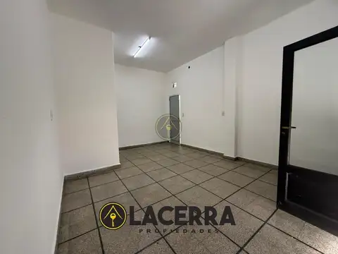 Local en Alquiler en Villa Ballester, $ 370.000