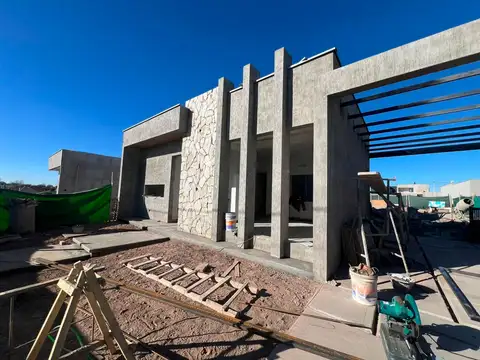 VENTA CASA Bº PRIVADO LA QUEBRADA - LUJAN DE CUYO