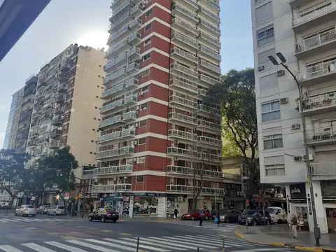 Cespedes 2400, Piso 2