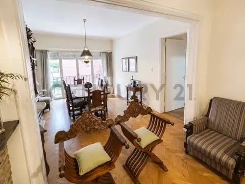 Falucho 2200, Piso 2