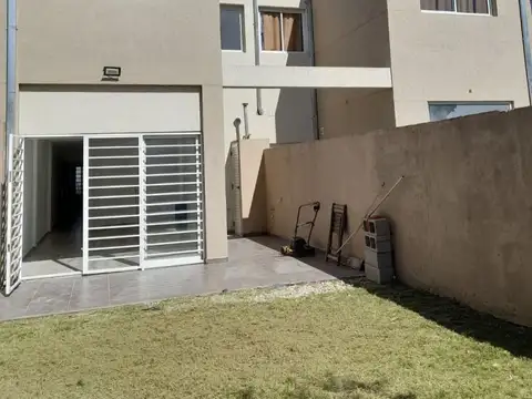 Depto Tipo Casa en Venta de 4 ambientes