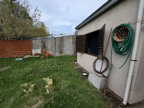 Casa 2 ambientes con 1 baño