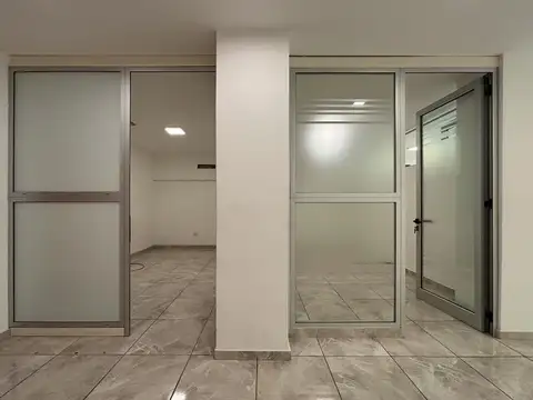 Oficina 5 ambientes con 1 baño