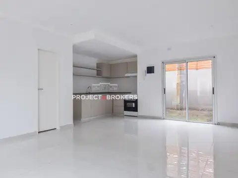 Casa 3 ambientes con 1 baño