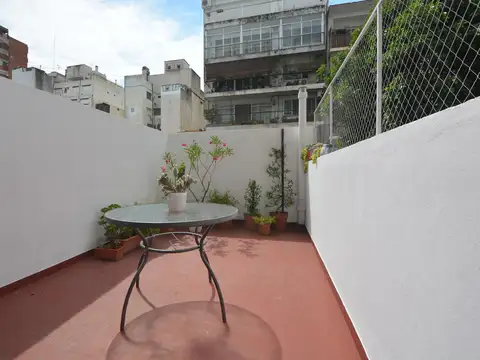 2 AMB. VENTA PALERMO , Contrafrente con amplio patio , Luminoso , guardacoches