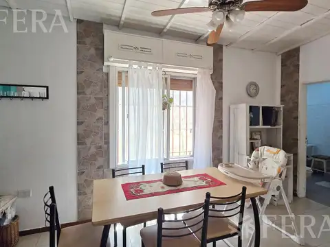 Venta de Casa 4 ambientes con jardín y cochera en Villa Dominico