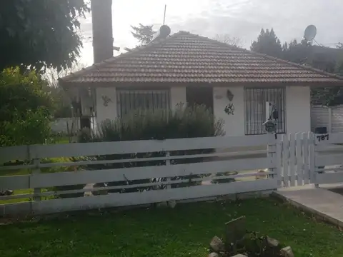 Casa en venta - 2 Dormitorios 1 Baño - Santa Clara del Mar