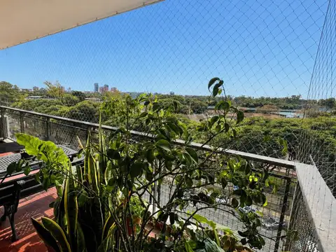 Piso sobre Av. del Libertador con excepcionales vistas - 4 ambientes