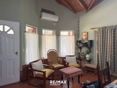 Casa 5 ambientes con 4 baños