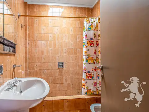 CASA - VENTA - 3 AMBIENTES - AMPLIA TERRAZA - PATERNAL
