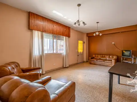 CASA - VENTA - 3 AMBIENTES - AMPLIA TERRAZA - PATERNAL