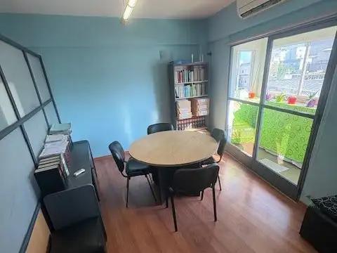 Oficina 3 ambientes con 1 baño