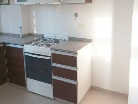 Departamento de 2 Ambientes en Alquiler en Quilmes Centro  