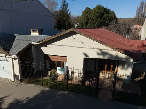 Trevelin - Venta casa sobre avenida principal