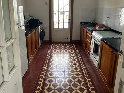 Casa en Alquiler con 1 cochera