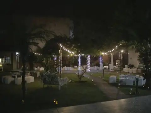 VENTA QUINTA, PISCINA, 2 LOCALES  AL FRENTE, 1560M2 IDEAL EV