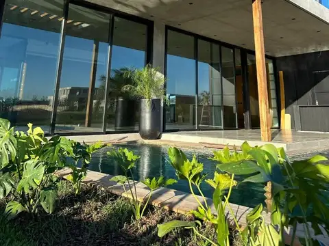 CASA A ESTRENAR 5 DORM EN VENTA AL RIO, NORDELTA