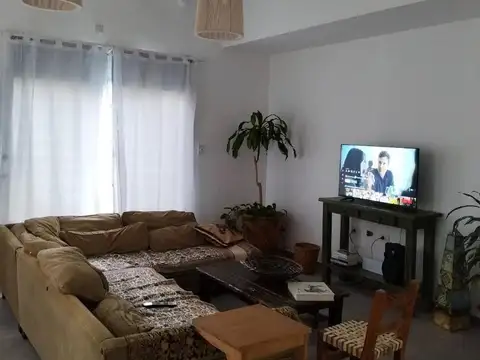 Casa en Alquiler en El Bosque, USD 1.400