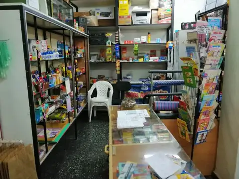 EN VENTA EN CIUDAD JARDIN LOCAL DE 40M2 CON COMERCIO DE KIOSCO FUNCIONANDO + DE 20 AÑOS - FICHA 7613