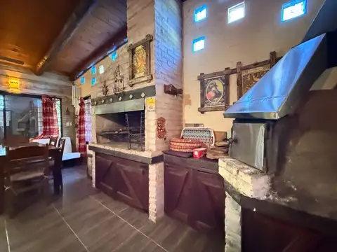 Casa 3 ambientes con 2 baños