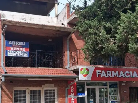 Excelente propiedad en Villa celina 3 dormitorios + terraza con quincho + 2 locales  (V. CELINA)