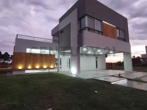 Casa en venta  5 ambientes Barrio privado Horizontes Al Sur