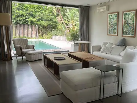 Casa 7 ambientes con 3 baños