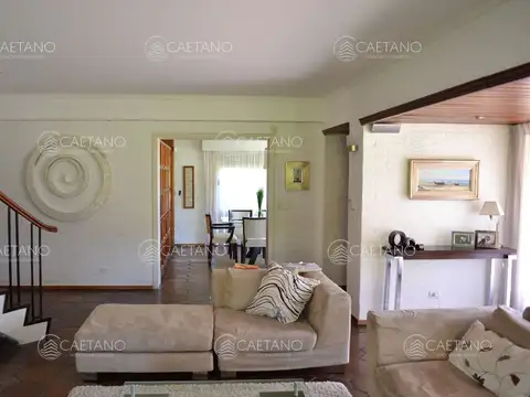 Casa 4 ambientes con 4 baños