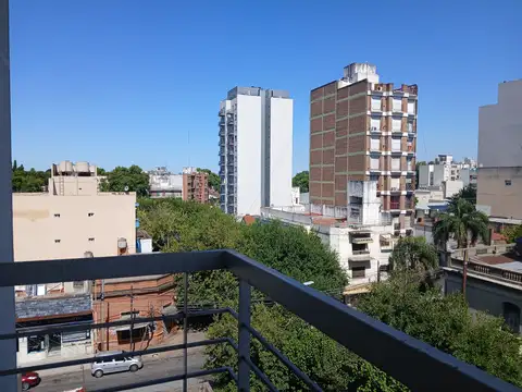Departamento Dos Ambientes. Morón