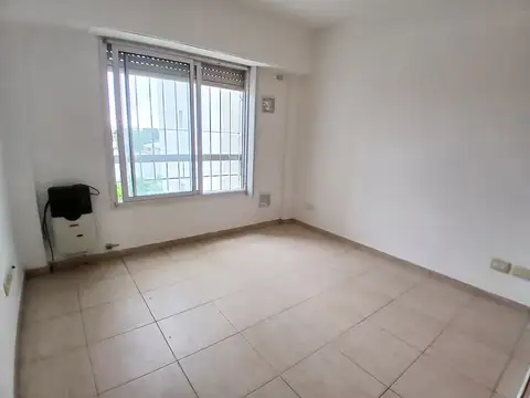 Departamento Dos Ambientes. Morón