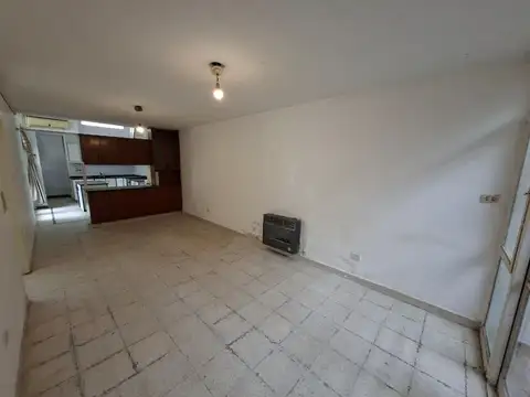 Casa 11 ambientes con 3 baños