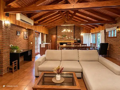 CASA EN VENTA GONNET - 3 DORMITORIOS