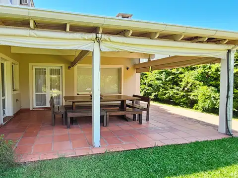 Casa en Venta en Villa Olivos, USD 300.000