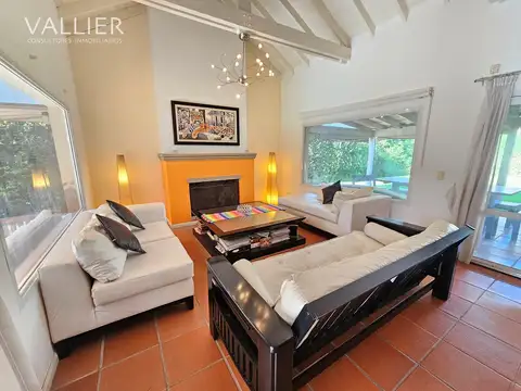 Casa en Venta con 1 cochera