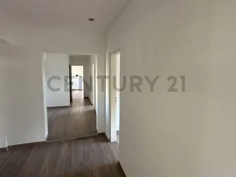 Casa 4 ambientes con 1 baño