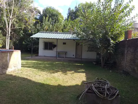 Venta casa a refaccionar en del viso