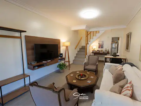 Duplex 2 ambientes c/escritorio y trotadora semicubierta, Tejedor 700, Parque Luro
