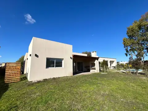 Casa en Venta en Pilar del Este - Santa Emilia, USD 139.900