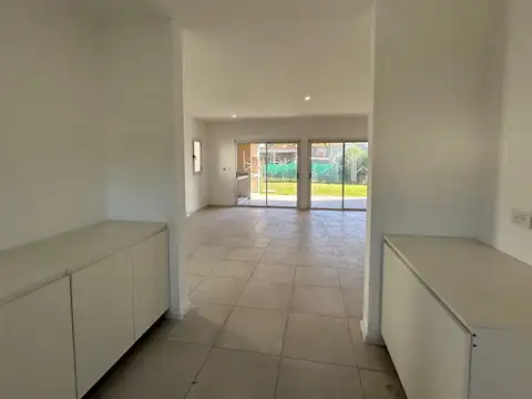CASA EN ZONA NORTE PILAR DEL ESTE