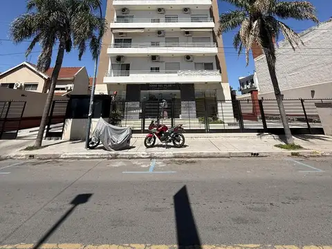 Alquiler depto 2 amb con cochera en La Torre de Pilar – Vista abierta y amenities