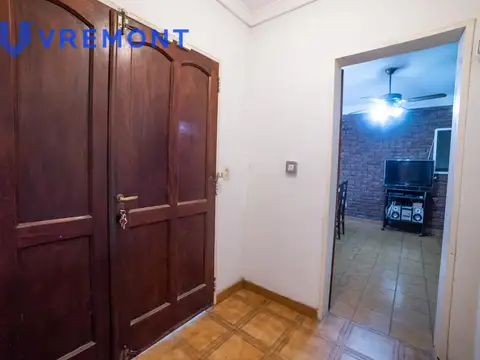 Casa 5 ambientes con 2 baños