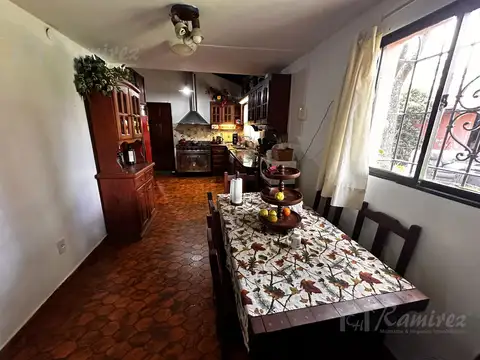 Casa Quinta 2 Propiedades Pileta, Lote 4500 m2, Ideal Inversor - Ituzaingo Norte