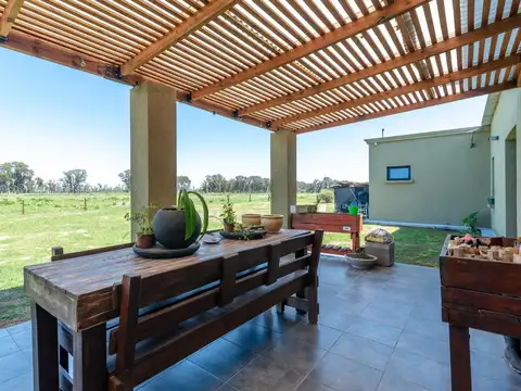 Casa 5 ambientes con 4 baños