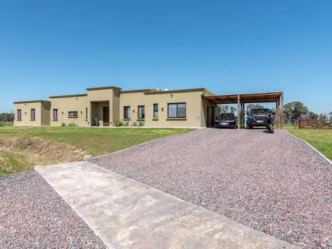 CASA 5 AMBIENTES EN VENTA (CANNING - VILLA MARIA)